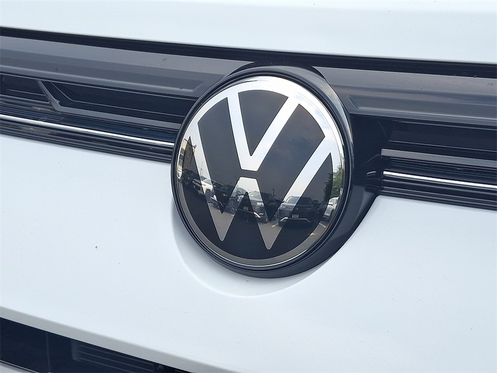 2025 Volkswagen Taos S photo 5