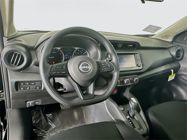 2025 Nissan Kicks Play S photo 12