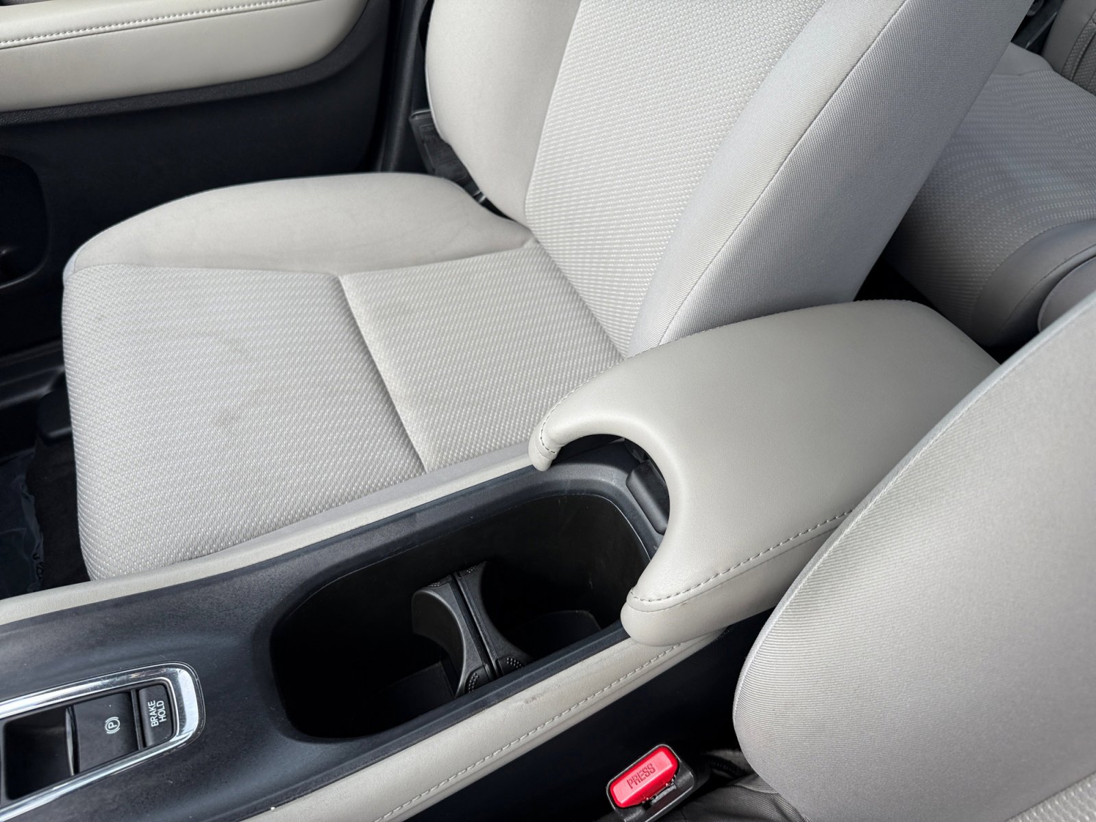 2016 Honda HR-V LX photo 14