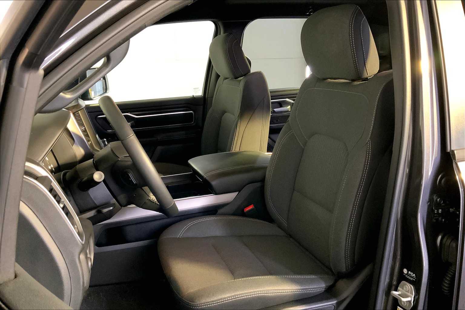 2024 Ram 1500 Big Horn photo 8