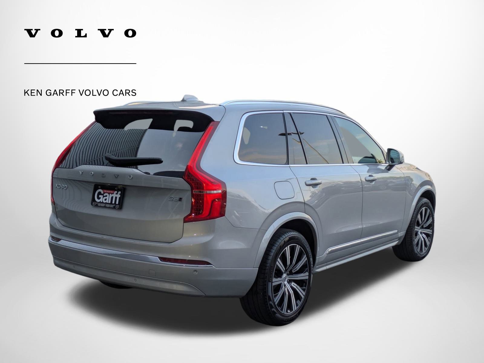 2025 Volvo XC90 Core photo 3