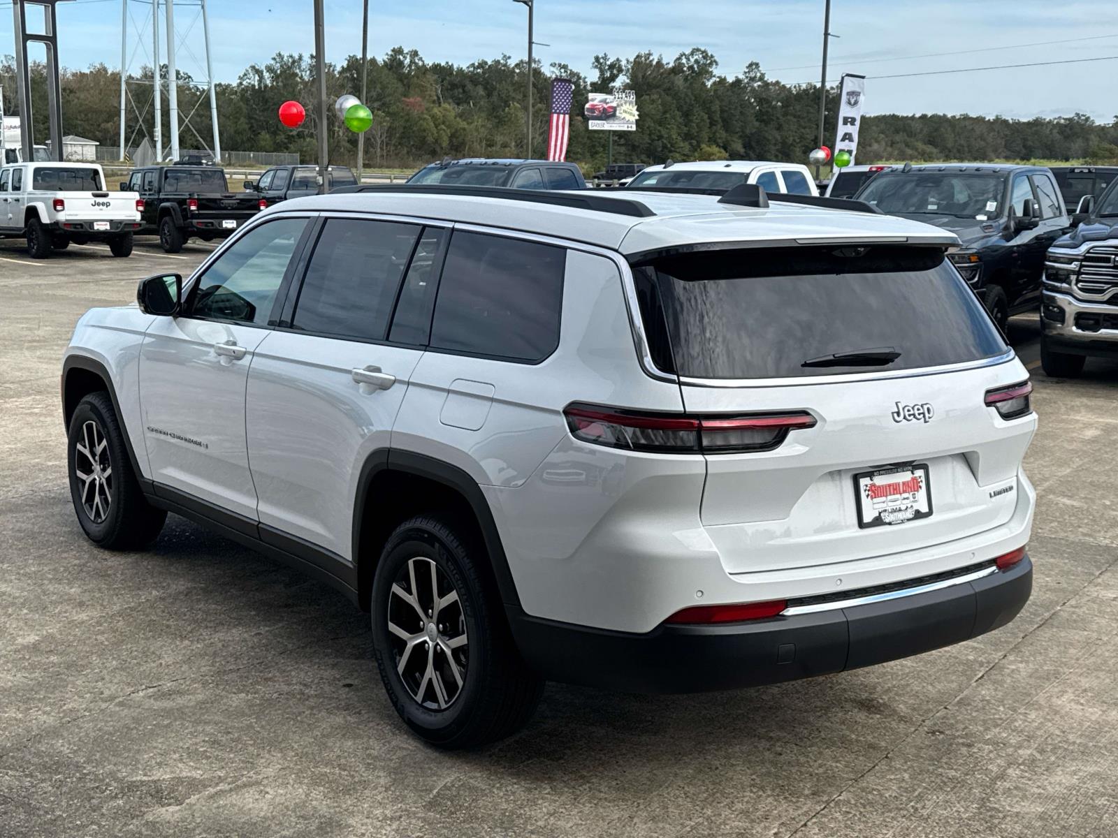 2025 Jeep Grand Cherokee Limited photo 4