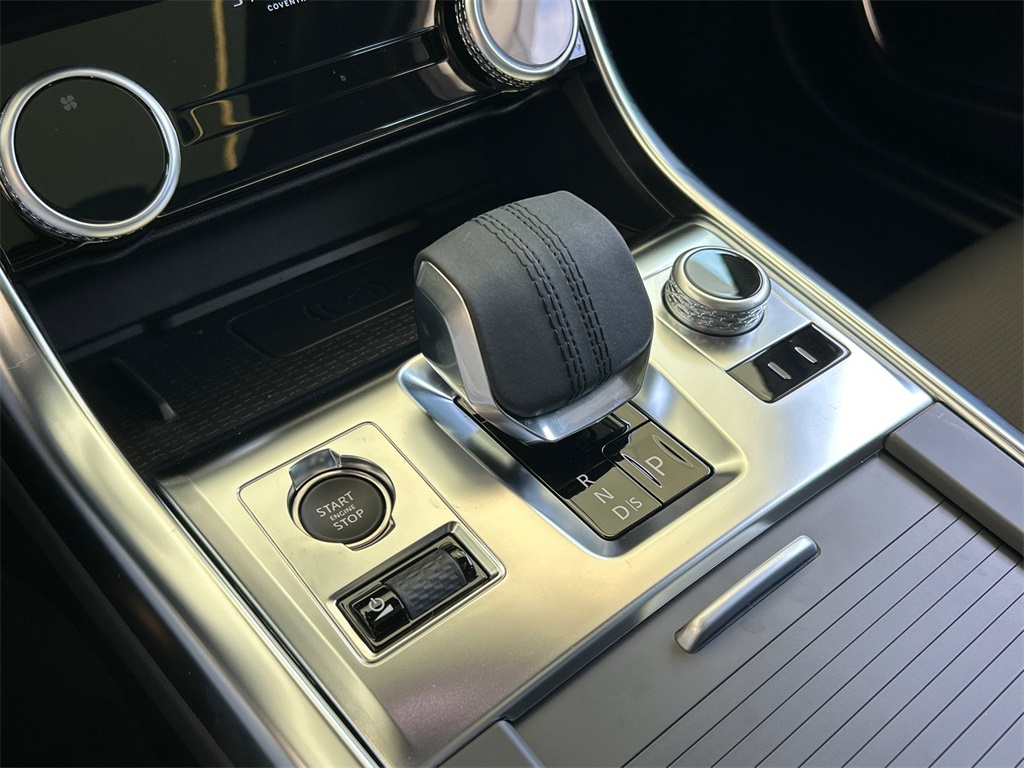2024 Jaguar XF P300 R-Dynamic SE photo 15
