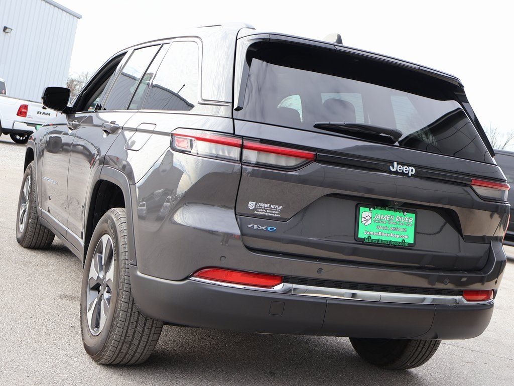 2023 Jeep Cherokee 4xe photo 3