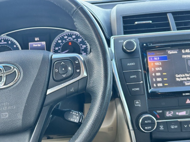 2017 Toyota Camry XLE photo 14