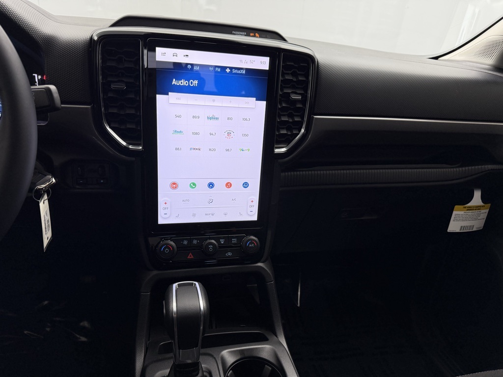 2025 Ford Ranger XLT photo 3