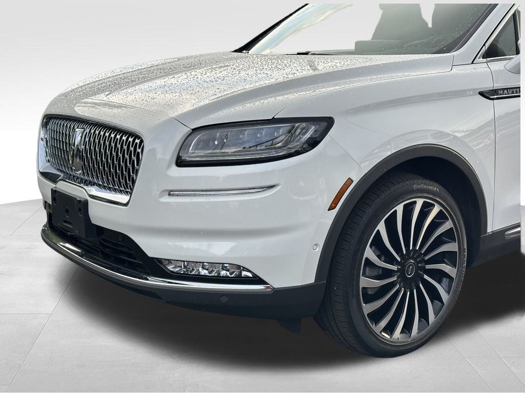2022 Lincoln Nautilus Black Label photo 9
