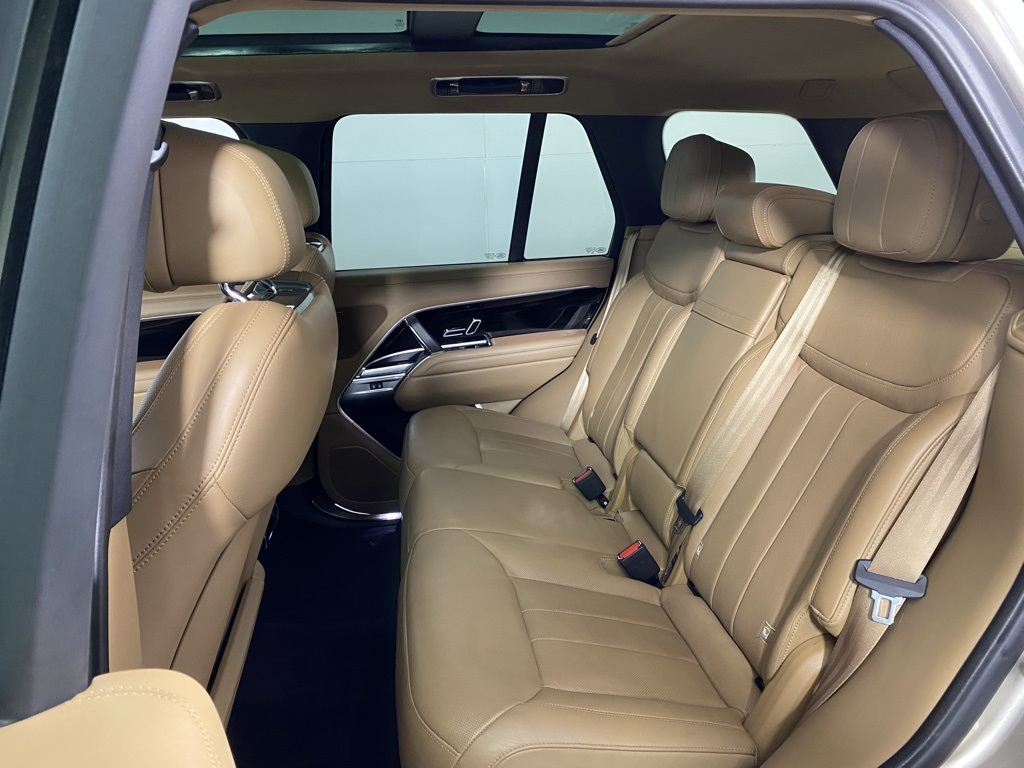 2023 Land Rover Range Rover SE photo 26