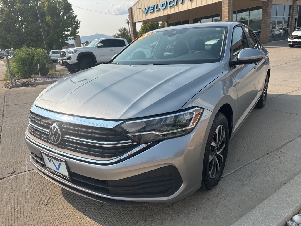 2024 Volkswagen Jetta 1.5T S photo 2