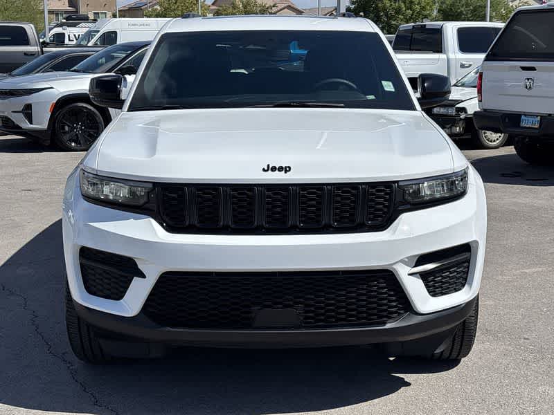 2023 Jeep Grand Cherokee Altitude photo 3