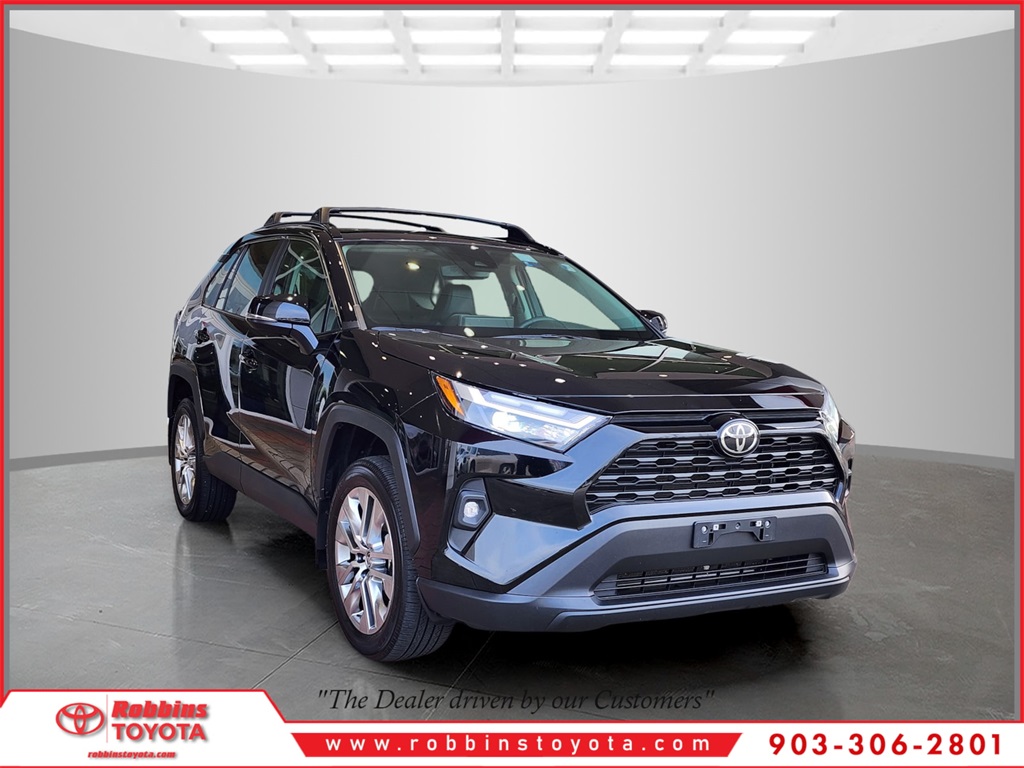 2023 Toyota RAV4 XLE Premium's photo