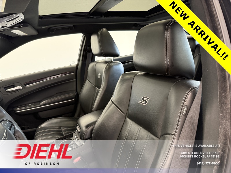 2022 Chrysler 300 S photo 17