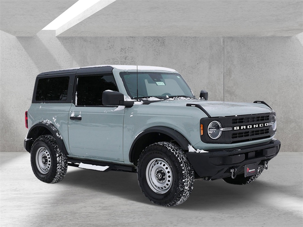 2023 Ford Bronco 2-Door Base's photo