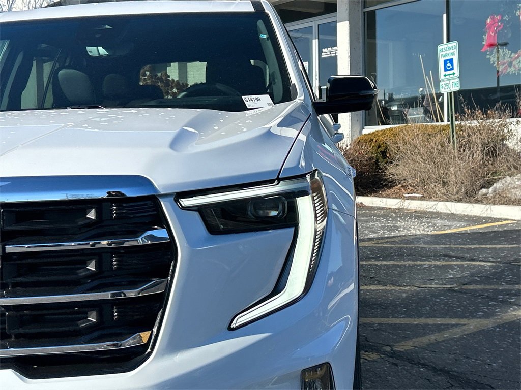 2026 GMC ACADIA - Image 9