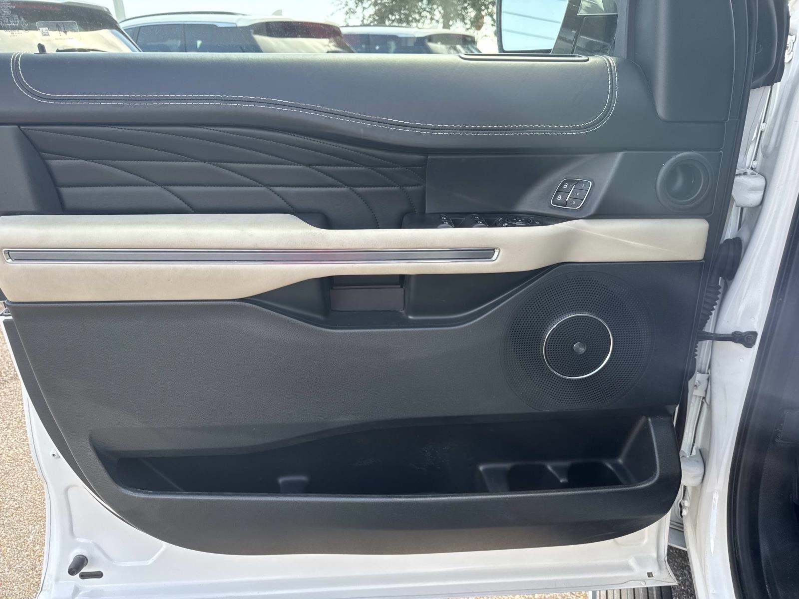 2020 Ford Expedition Platinum photo 18