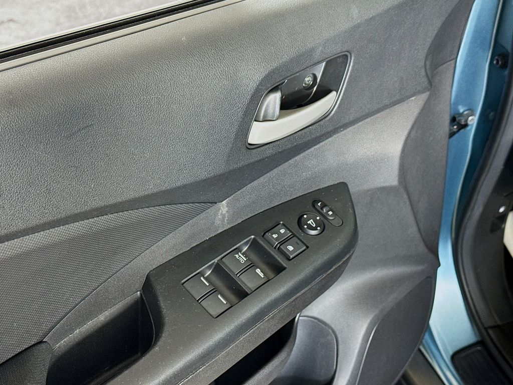 2014 Honda CR-V LX photo 17
