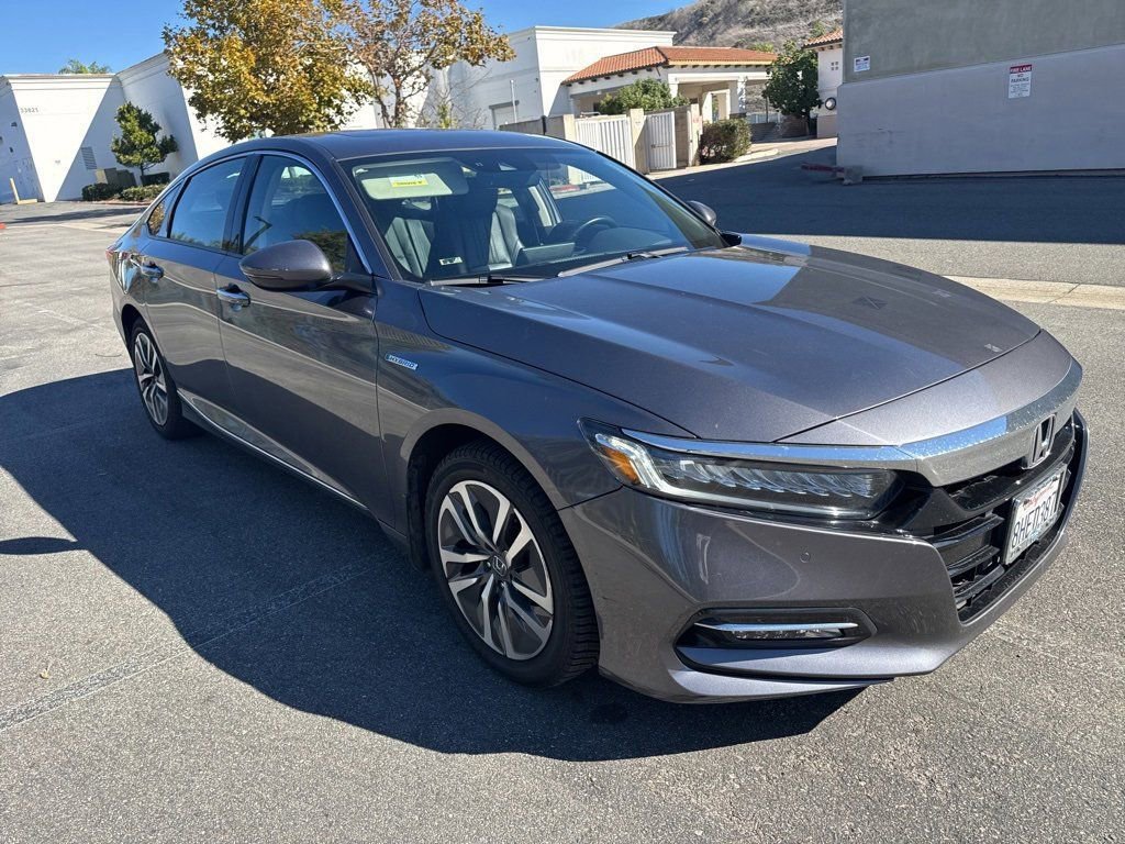 2018 Honda Accord Hybrid Touring photo 3