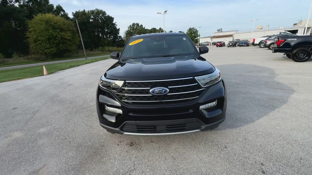 2020 Ford Explorer XLT photo 3