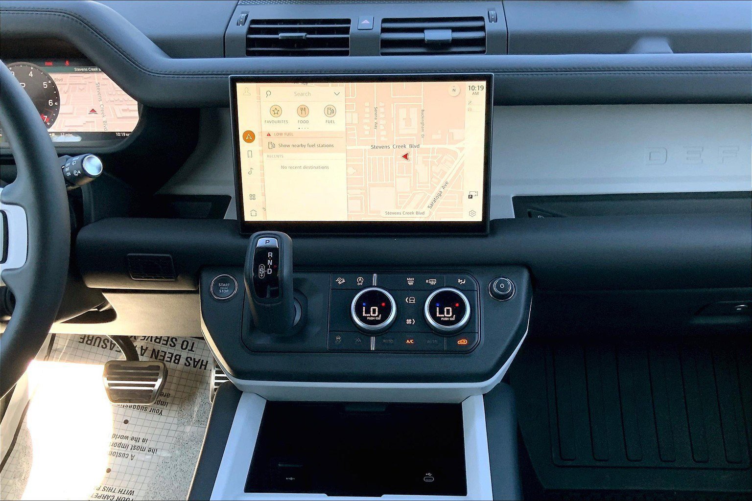 2025 Land Rover Defender 90 X-Dynamic SE photo 5