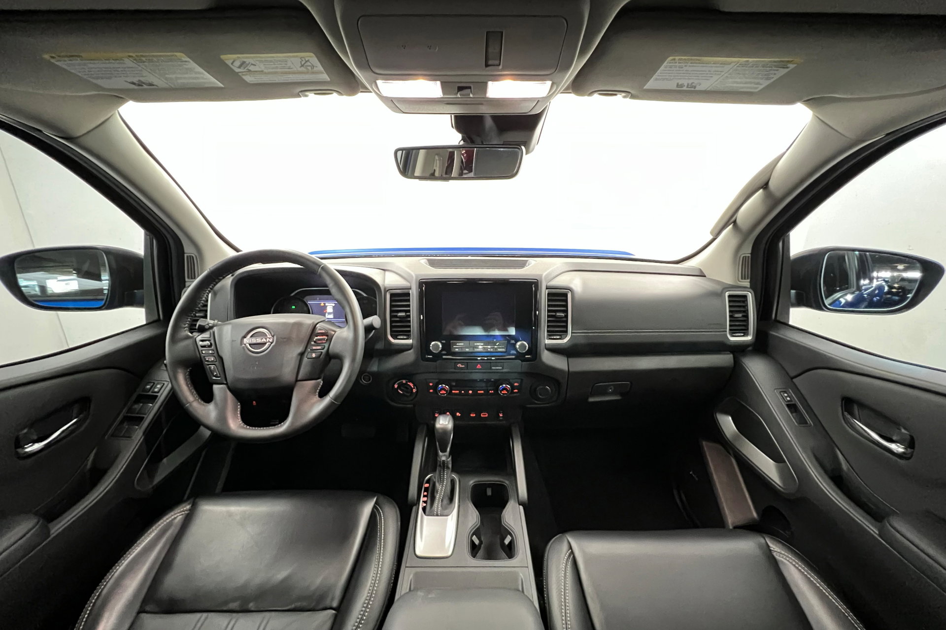 2024 Nissan Frontier SL photo 9