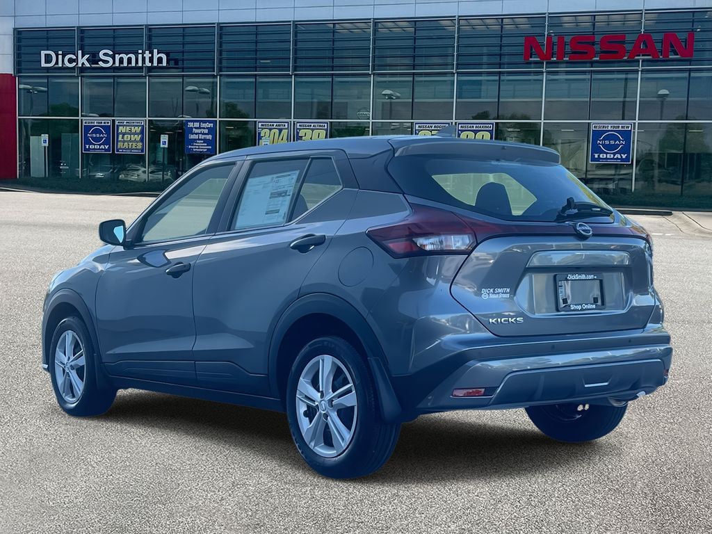 2025 Nissan Kicks Play S photo 4
