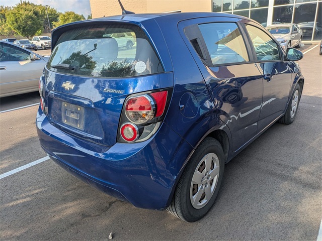 2014 Chevrolet Sonic LS photo 5