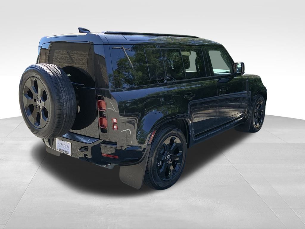 2025 Land Rover Defender 110 X-Dynamic SE photo 8