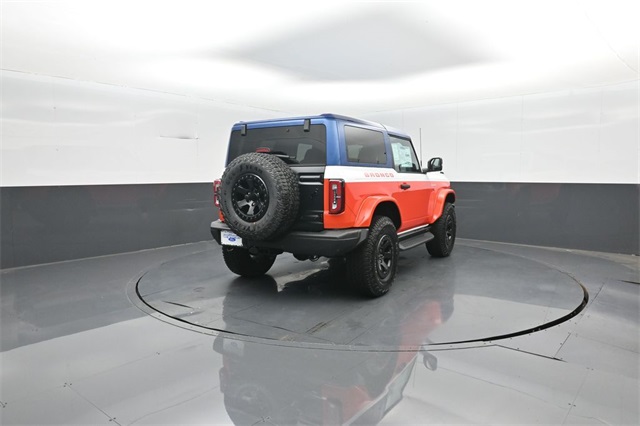 2025 Ford Bronco First Edition photo 4