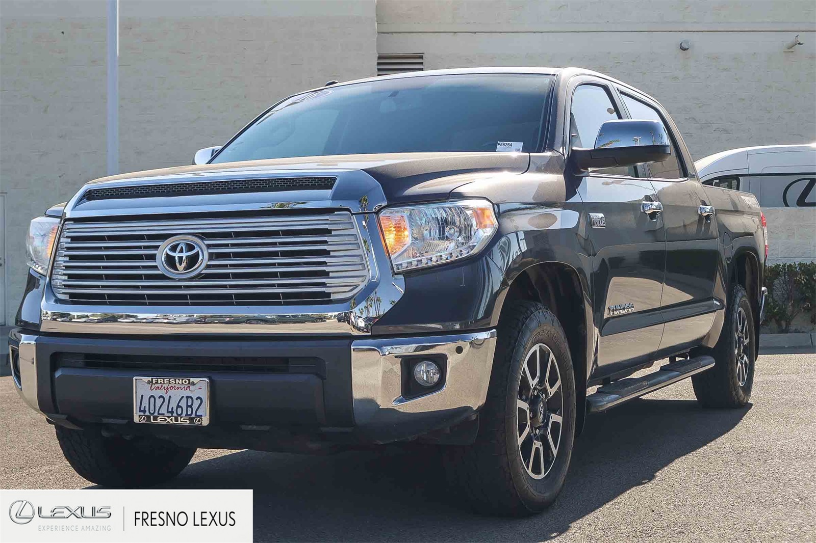 2016 Toyota Tundra Limited CrewMax photo 3