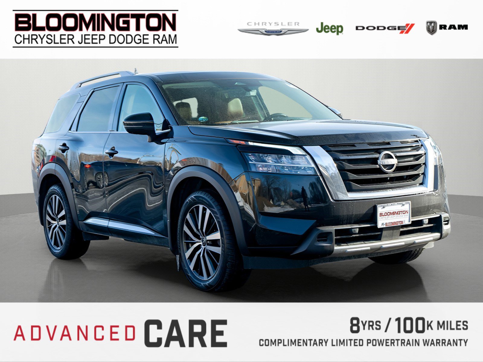 2023 Nissan Pathfinder Platinum's photo