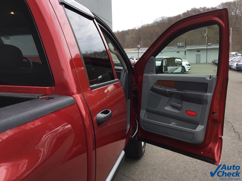 2006 Dodge Ram SLT photo 25
