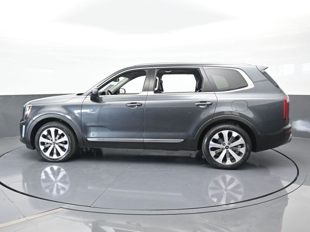 2022 Kia Telluride EX photo 3