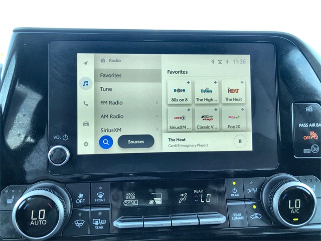 2024 Toyota Highlander XLE photo 7
