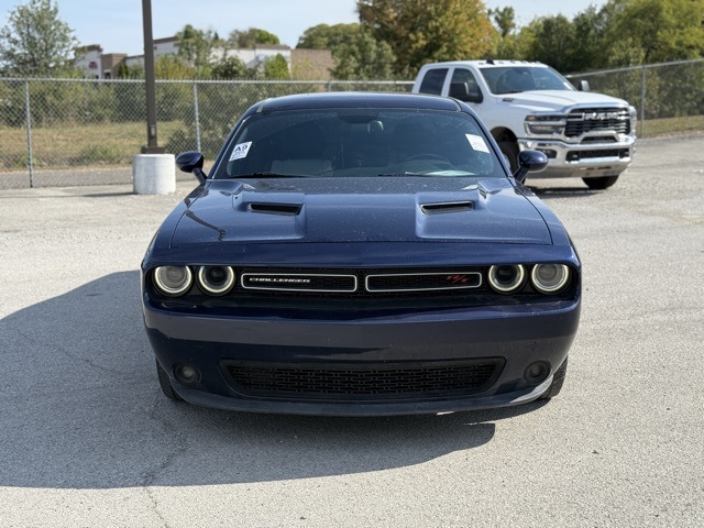 2015 Dodge Challenger SXT Plus photo 3