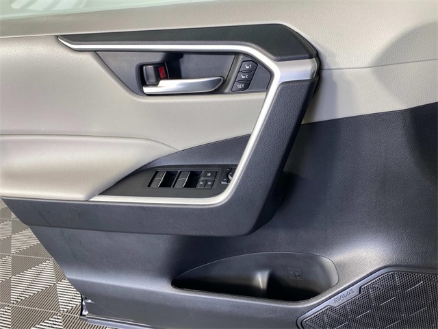 2024 Toyota RAV4 XLE Premium photo 22