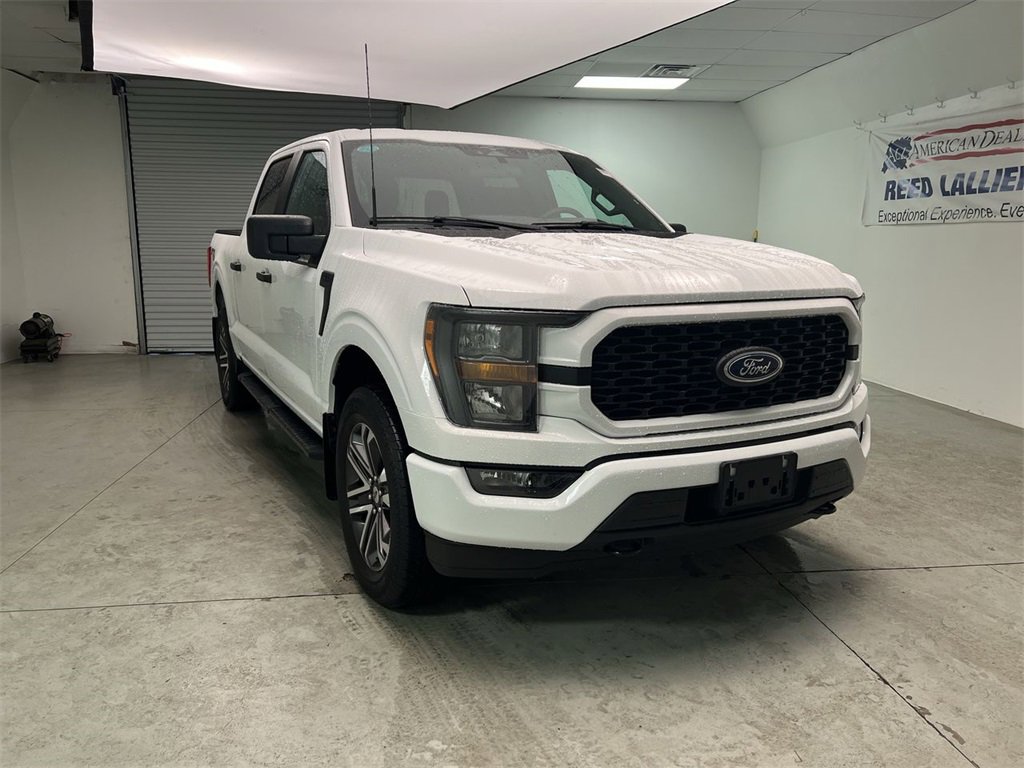 2023 Ford F-150 XL's photo