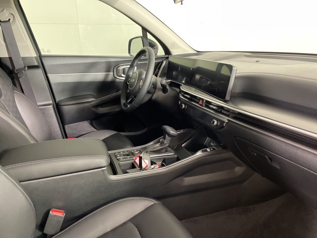 2025 Kia Sorento S photo 13