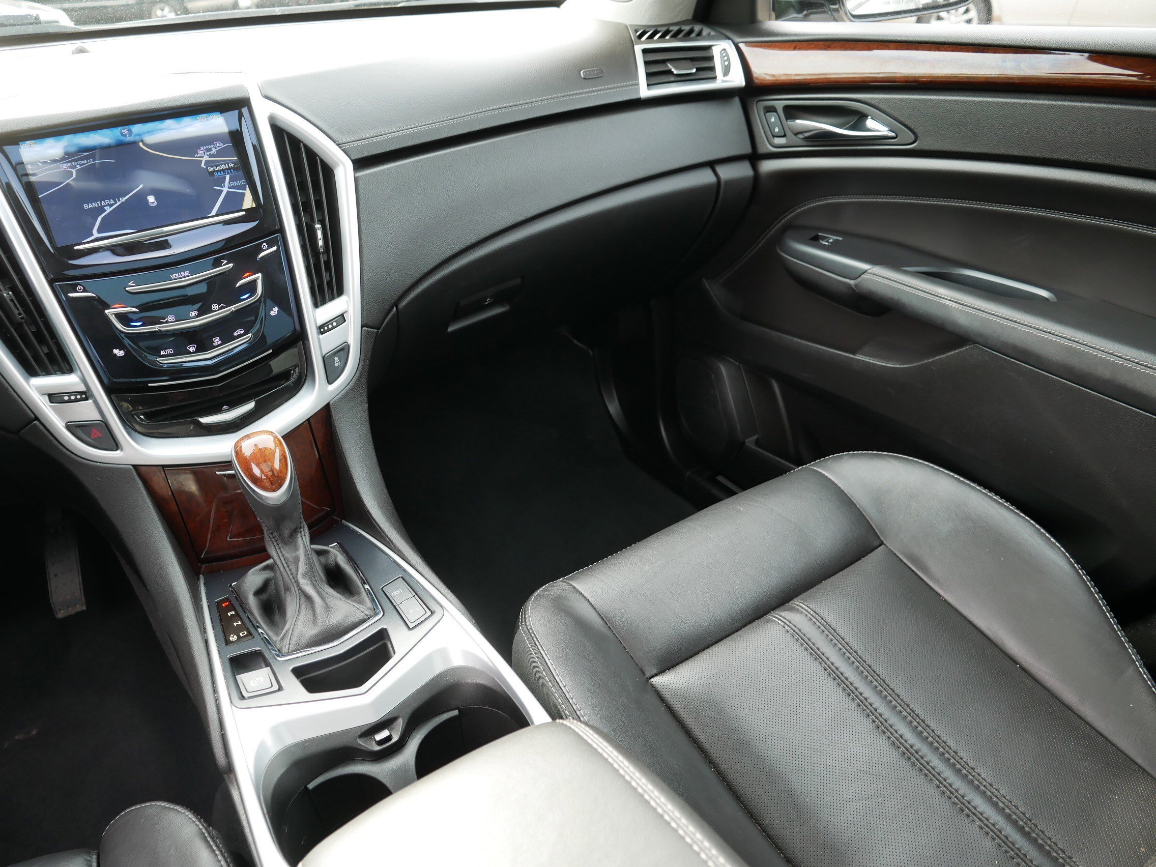 2016 Cadillac SRX Luxury photo 11