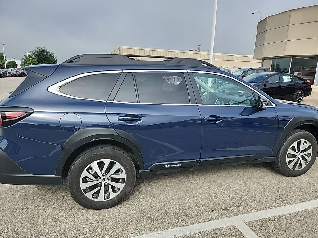 2025 Subaru Outback Premium photo 4