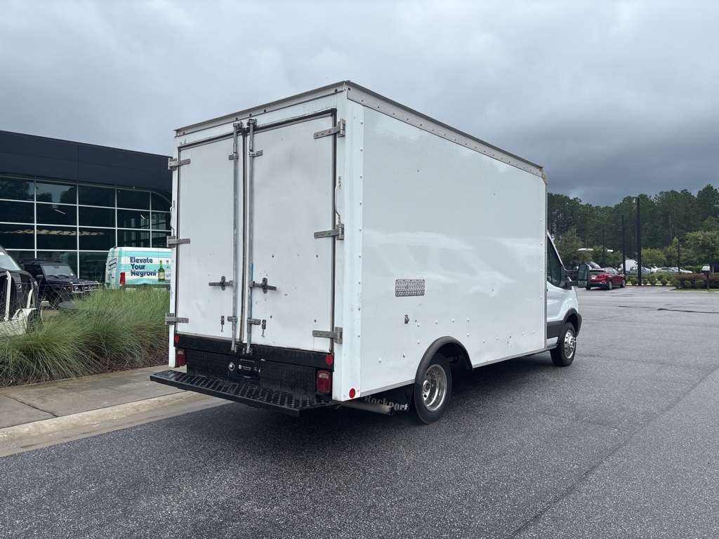 2019 Ford Transit Cutaway photo 2