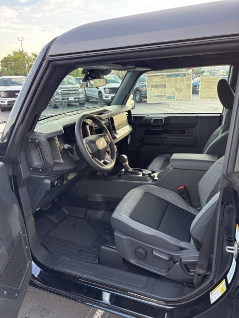 2025 Ford Bronco Base photo 12