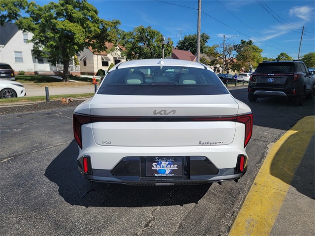 2025 Kia K4 GT-Line photo 4
