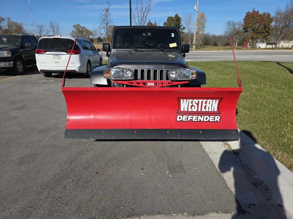 2017 Jeep Wrangler Unlimited Sahara photo 2