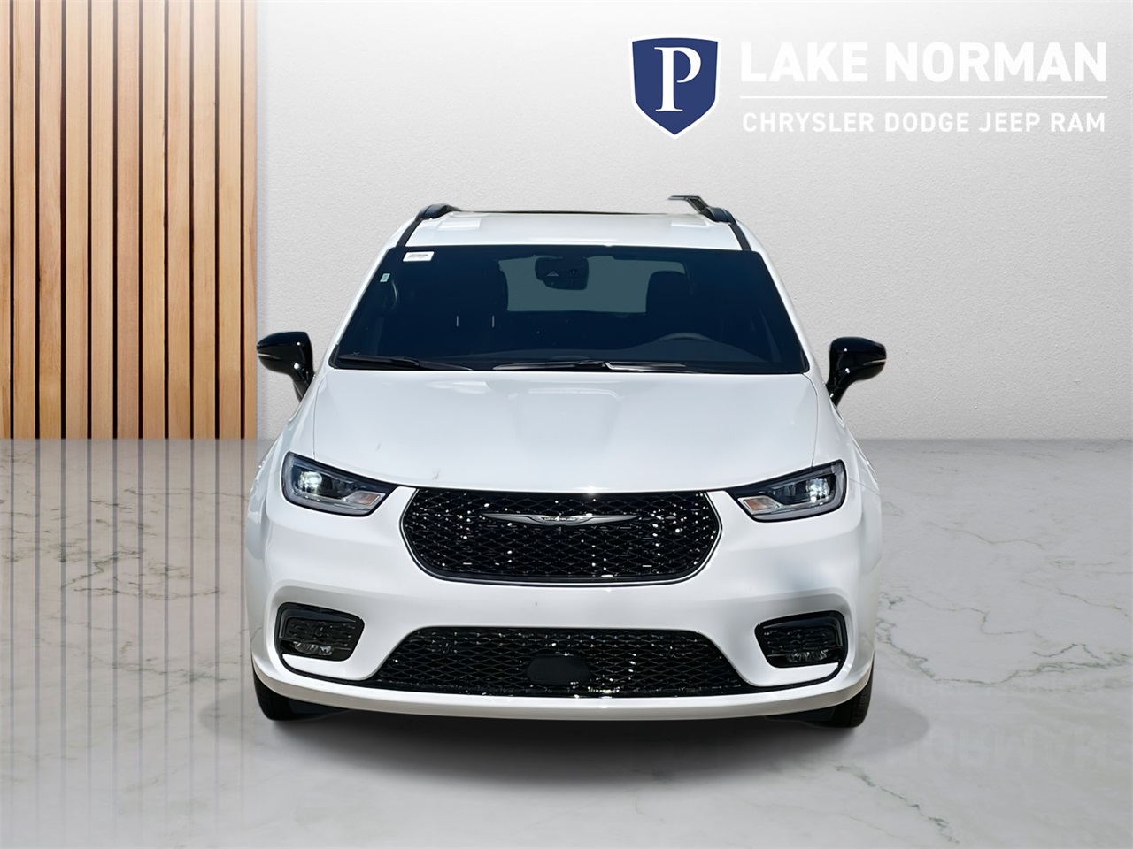 2025 Chrysler Pacifica photo 3