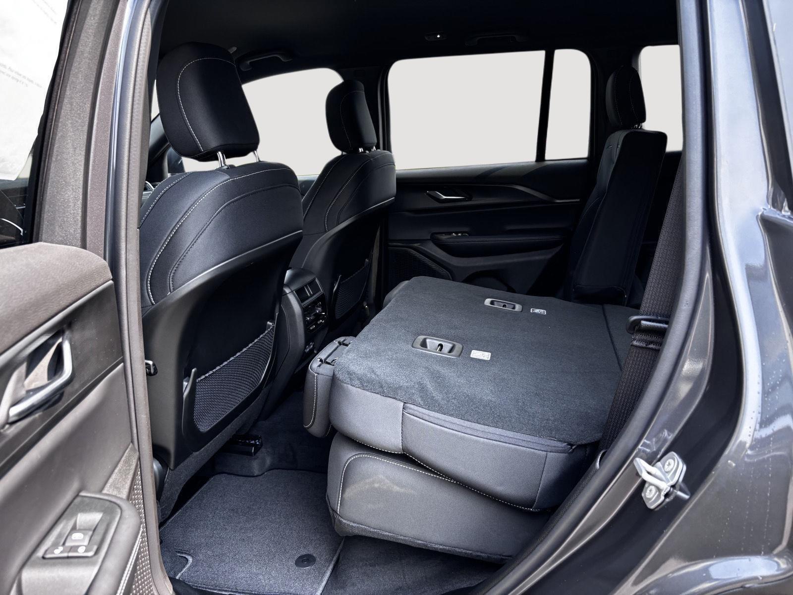 2025 Jeep Grand Cherokee Laredo photo 32