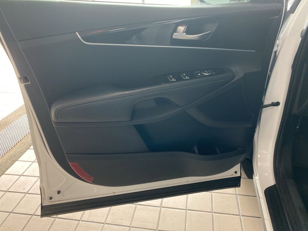 2019 Kia Sorento LX photo 9