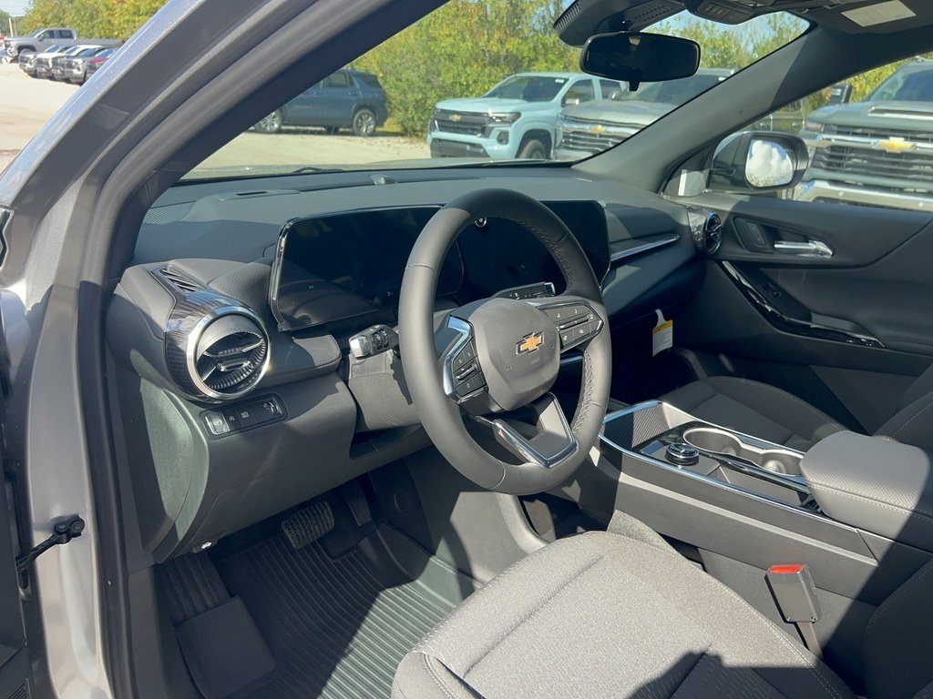 2026 Chevrolet Equinox LT photo 3