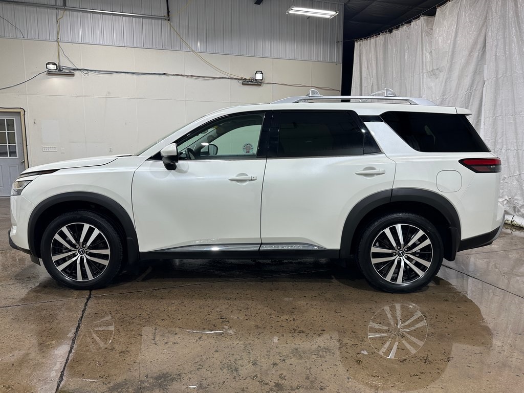 2023 Nissan Pathfinder Platinum photo 7
