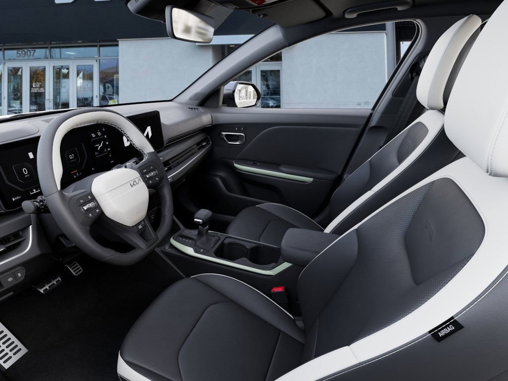 2025 Kia K4 GT-Line Turbo photo 8