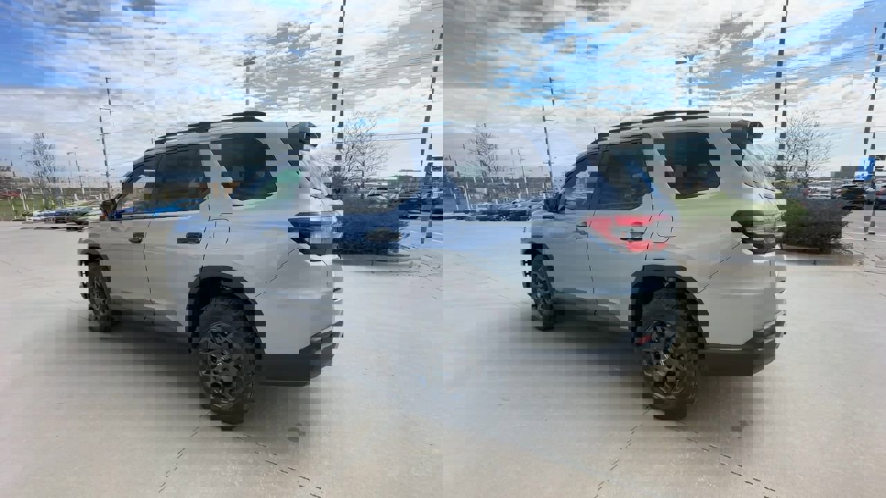 2025 Honda Pilot TrailSport photo 4